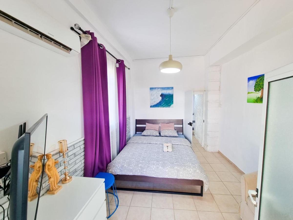 Aladdin'S Hostel Larnaca Esterno foto
